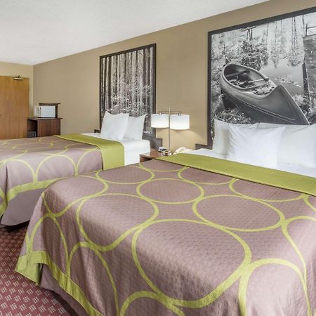 Super 8 By Wyndham Hebron Lowell Area Exteriér fotografie