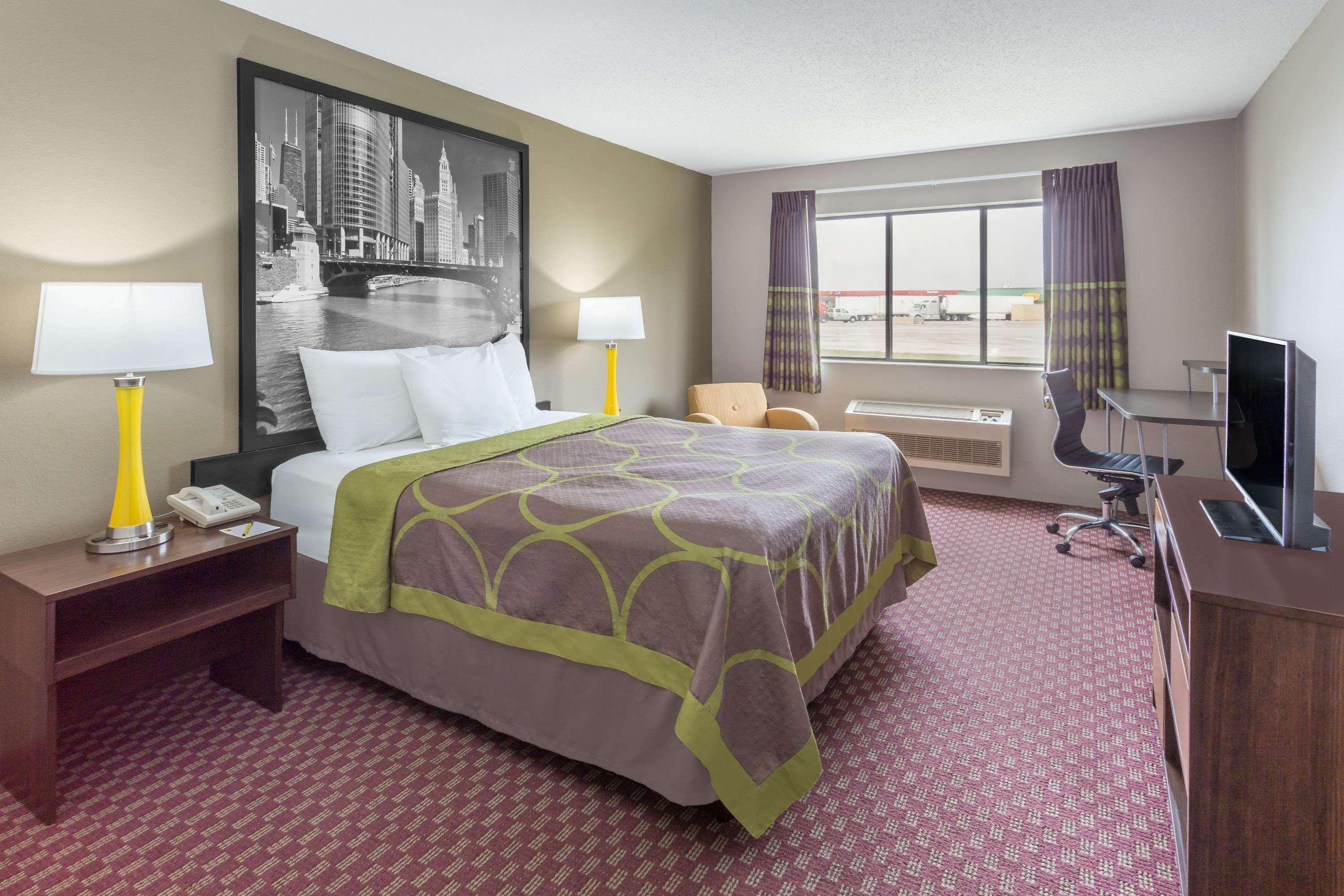 Super 8 By Wyndham Hebron Lowell Area Exteriér fotografie