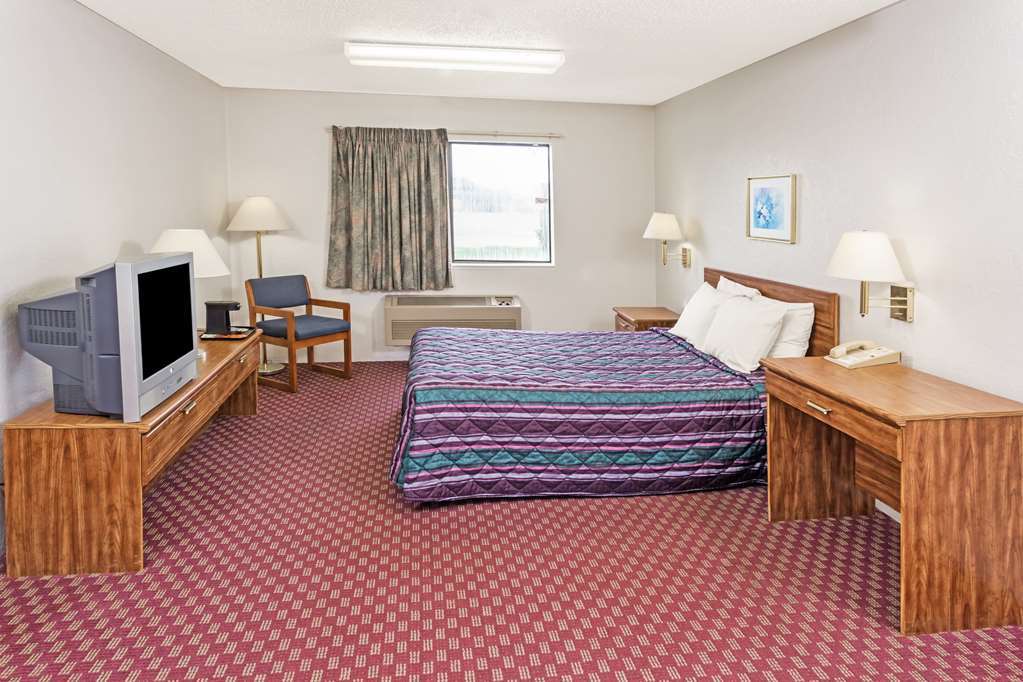 Super 8 By Wyndham Hebron Lowell Area Pokoj fotografie
